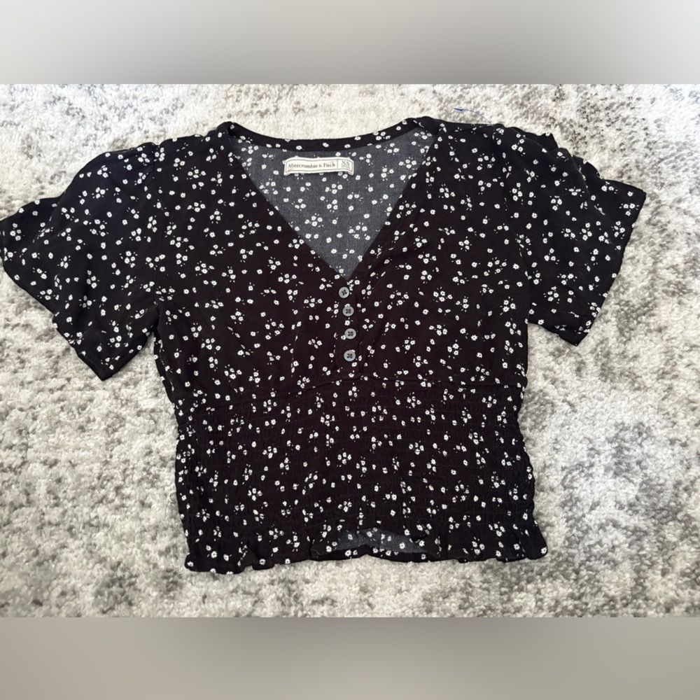Abercrombie & Fitch Smocked Button Front Floral Top Black White Ditsy Size XS